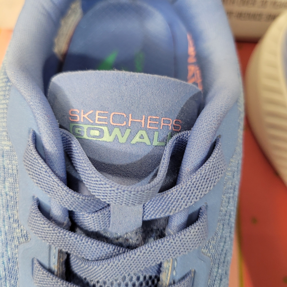 SKECHERS Women's Blue Arch Fit Shoes LIKE NEW - Picture 7 of 9